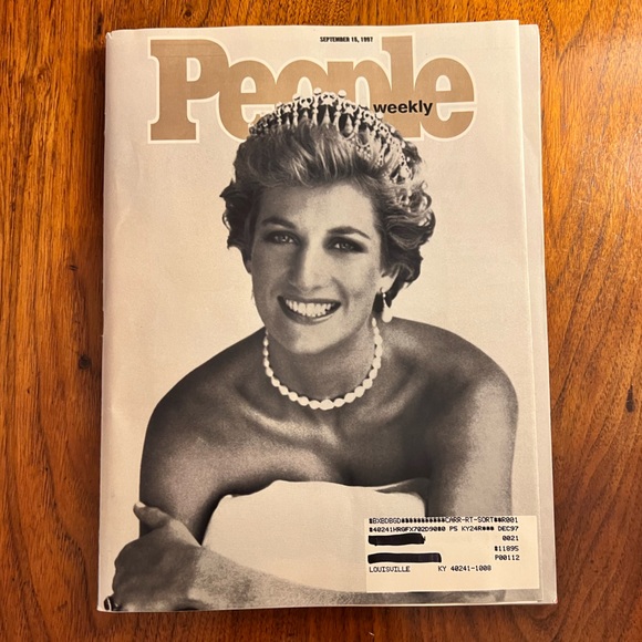 Princess Diana bundle of 10 tribute magazines 1 book 1 CD - Picture 10 of 16